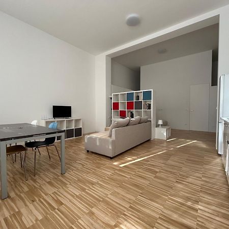 Open Space2 D'Apulia11 Appartement Milaan Buitenkant foto